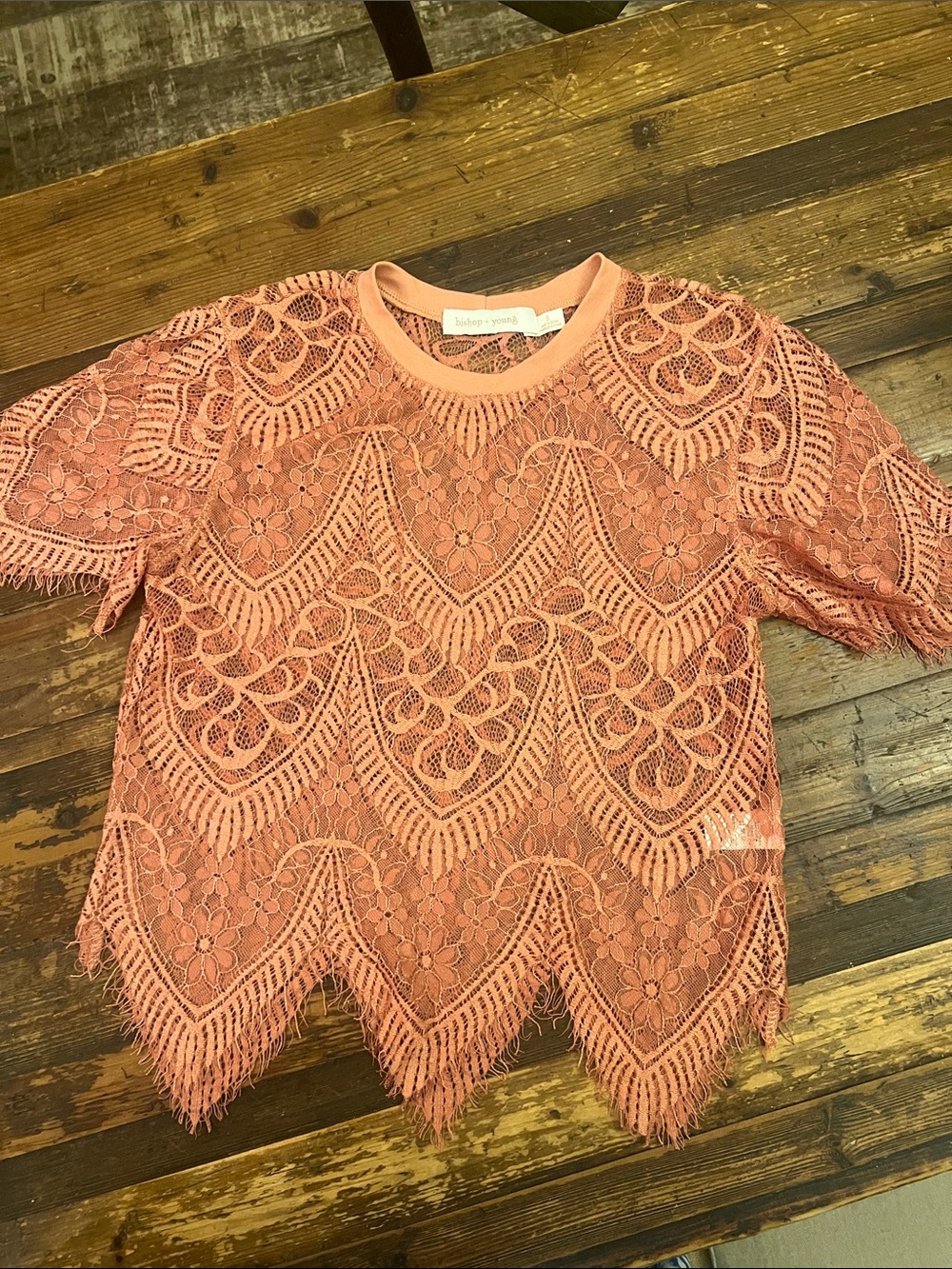 bishop + young Coral Lace Short Sleeve Top size small VGUC